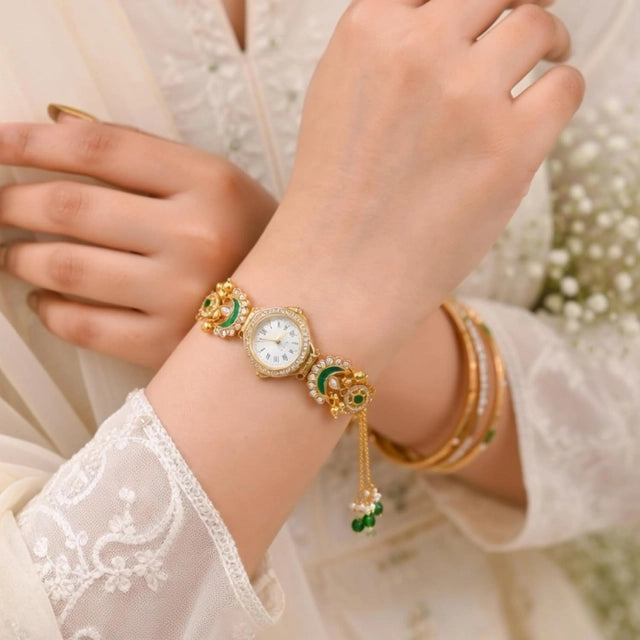 Vintage Gold-Tone Tassel Bracelet Watch for Women